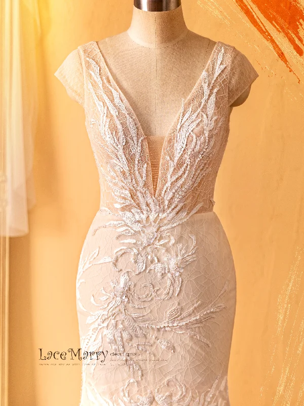 ALANDRA / Breathtaking Fitted Wedding Dress with Deep Plunge